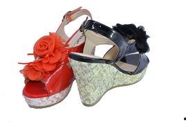 手工勾线成人凉鞋视频讲解,轻松打造个性夏日凉鞋