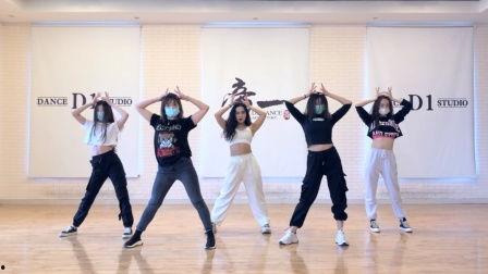 成人军装主题舞蹈视频,舞动青春，致敬军人荣耀