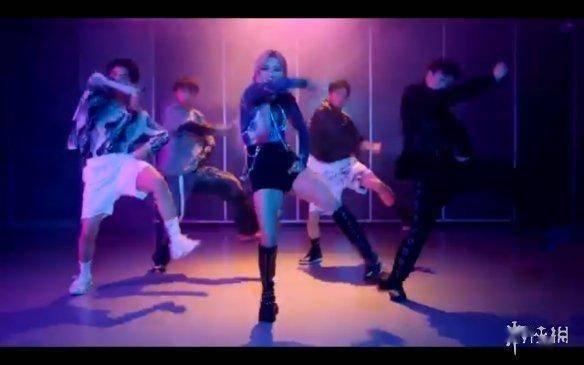 开心旋律成人舞蹈视频,跟随开心旋律，解锁成人舞蹈新境界